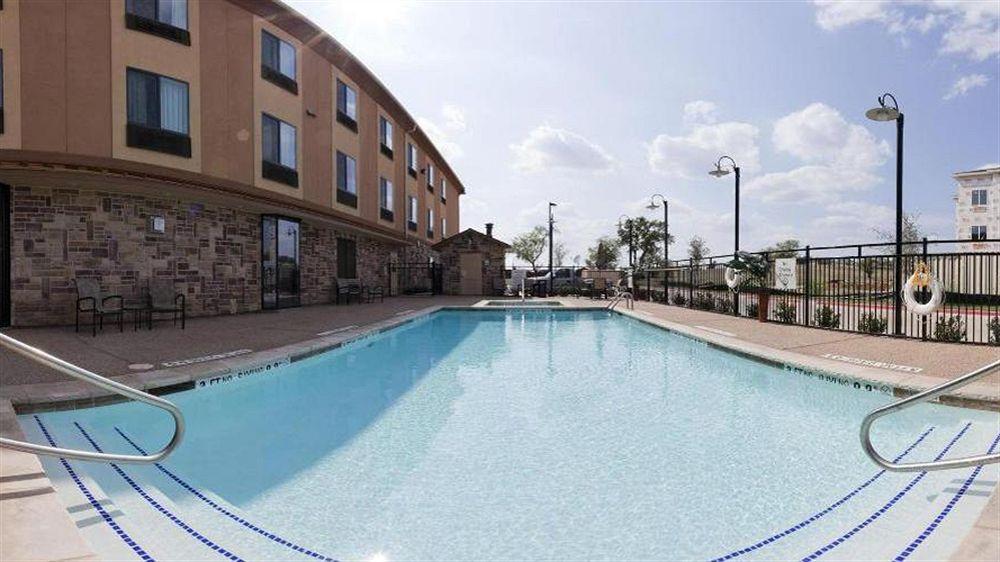 Red Lion Inn & Suites Mineral Wells Ngoại thất bức ảnh