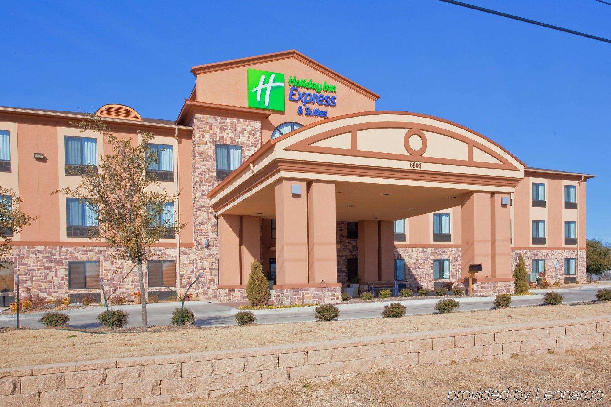 Red Lion Inn & Suites Mineral Wells Ngoại thất bức ảnh