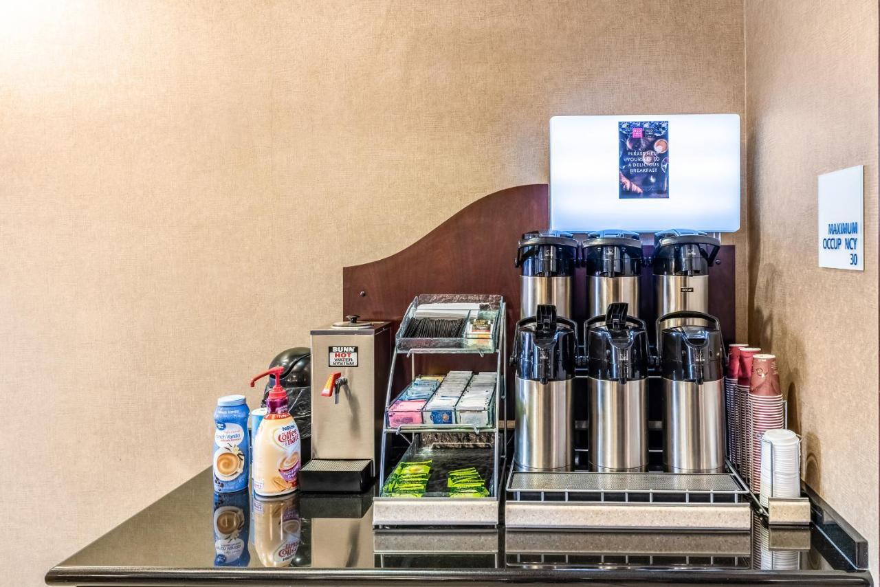 Red Lion Inn & Suites Mineral Wells Ngoại thất bức ảnh